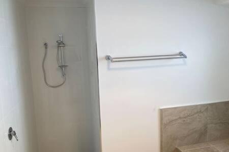 Spacious Modern Home Outstanding Views Sleeps 9 Hobart Luaran gambar