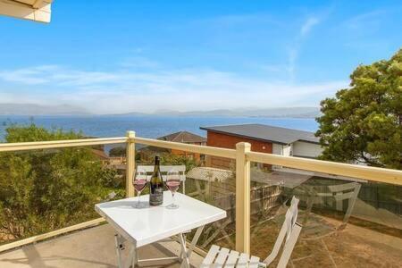 Spacious Modern Home Outstanding Views Sleeps 9 Hobart Luaran gambar